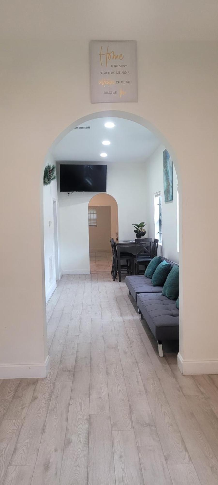 Large, Central, Lovely & Cozy 4Bed/2Bath - House By Everbank Stadium Jacksonville Buitenkant foto
