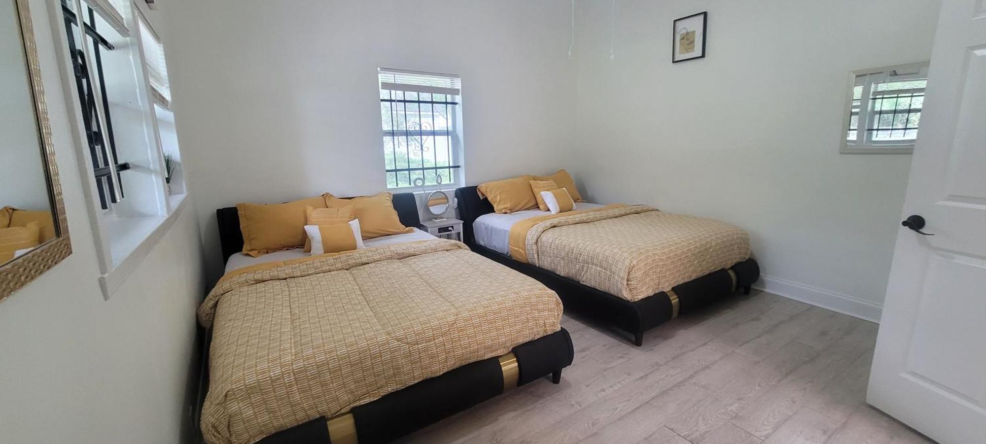 Large, Central, Lovely & Cozy 4Bed/2Bath - House By Everbank Stadium Jacksonville Buitenkant foto