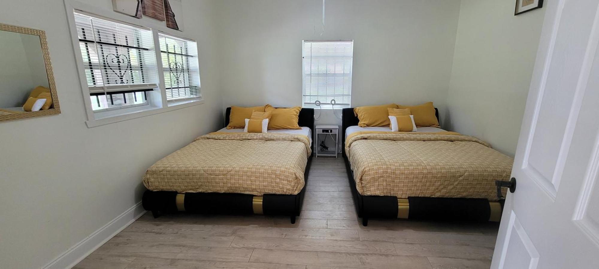 Large, Central, Lovely & Cozy 4Bed/2Bath - House By Everbank Stadium Jacksonville Buitenkant foto