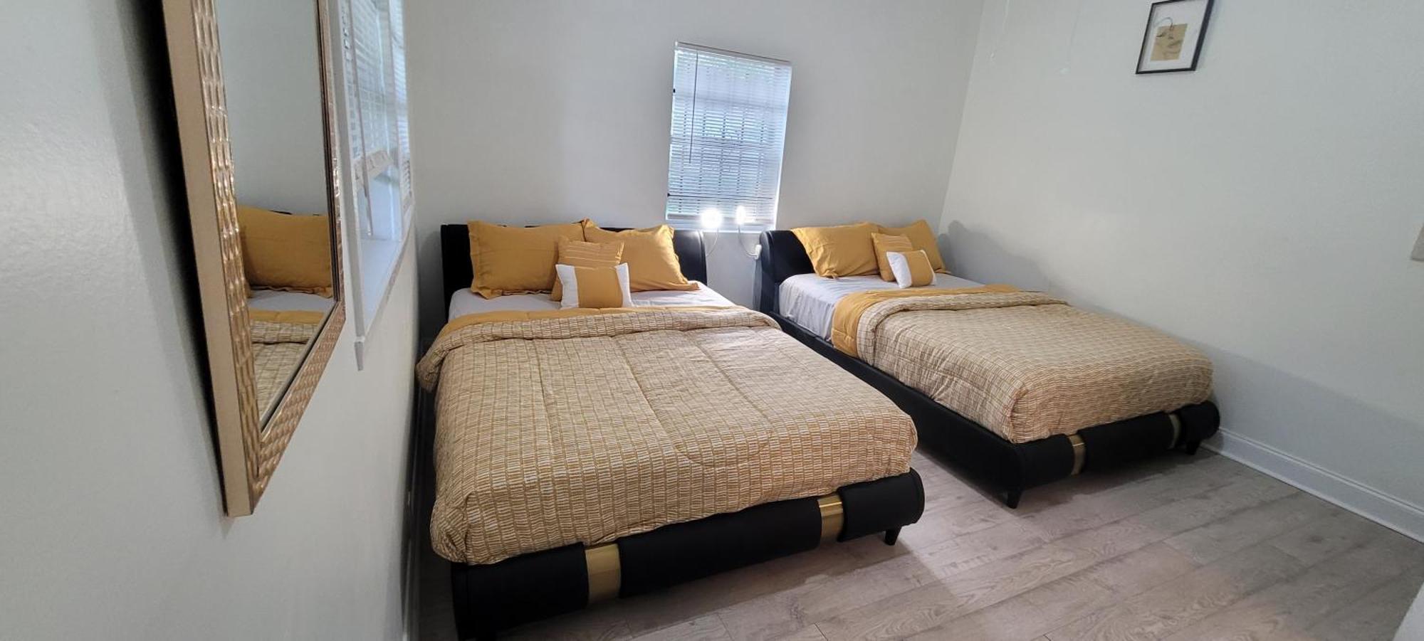 Large, Central, Lovely & Cozy 4Bed/2Bath - House By Everbank Stadium Jacksonville Buitenkant foto