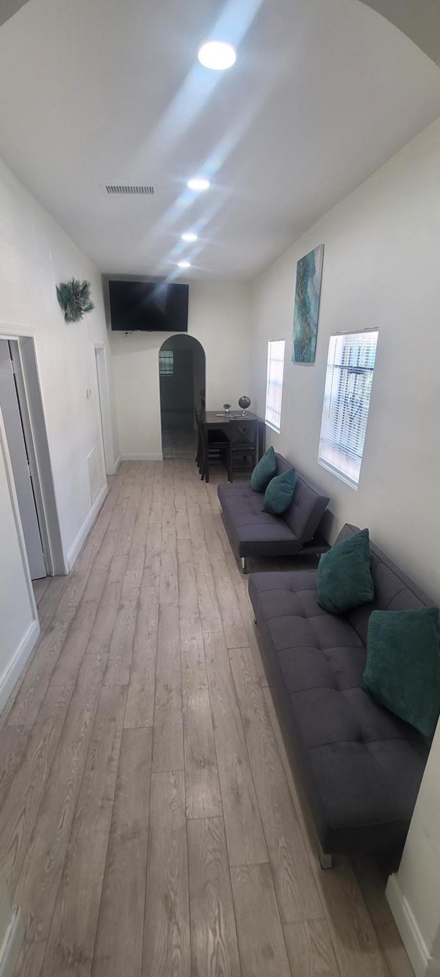 Large, Central, Lovely & Cozy 4Bed/2Bath - House By Everbank Stadium Jacksonville Buitenkant foto