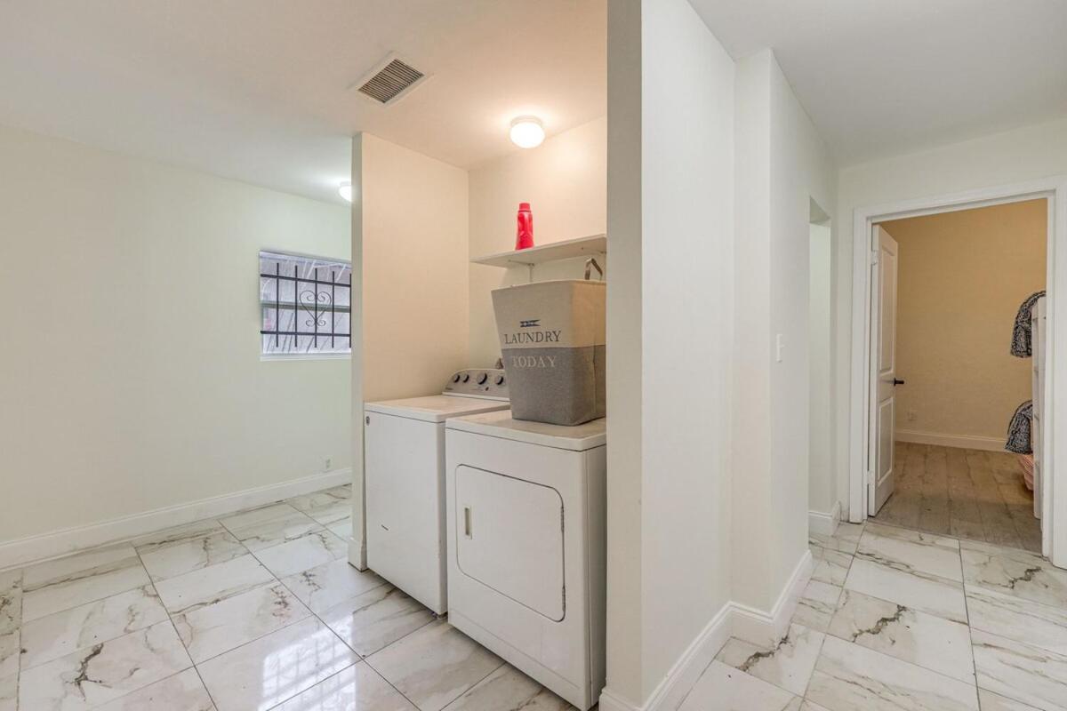 Large, Central, Lovely & Cozy 4Bed/2Bath - House By Everbank Stadium Jacksonville Buitenkant foto